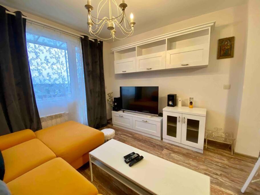 Stylish Magenta Apartment - Terrace & Free Parking Sófia Exterior foto