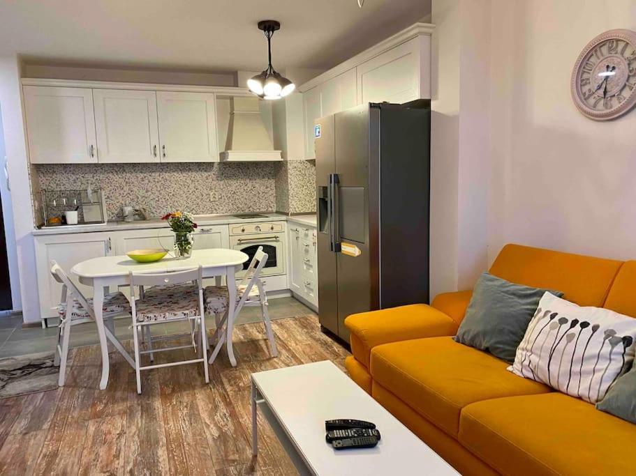 Stylish Magenta Apartment - Terrace & Free Parking Sófia Exterior foto
